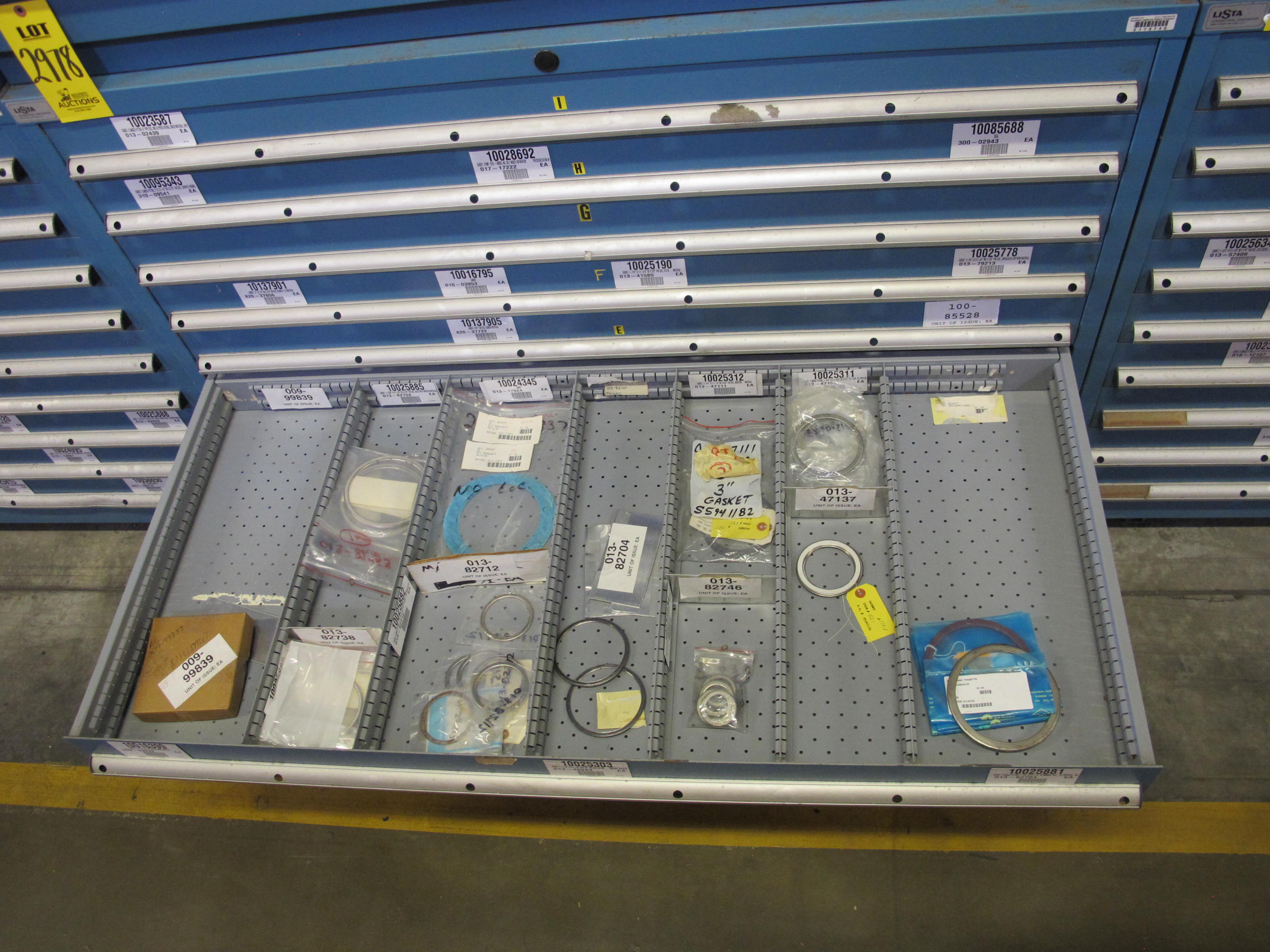 LISTA HEAVY DUTY 9-DRAWER PARTS CABINET W/ CONTENTS (W-50) LOADING & HANDLING FEE $25-